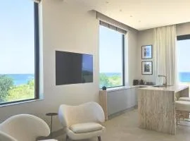 Ocean View Apartment with Own Private Gym Sauna & Plunge Pool