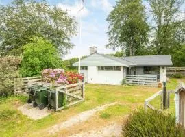 6 person holiday home in Glesborg