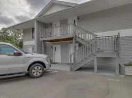 Second-floor condo with full kitchen, washer/dryer, central AC, & boat slip use