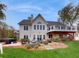 Dog-friendly lake luxury with dry sauna, hot tub, game room