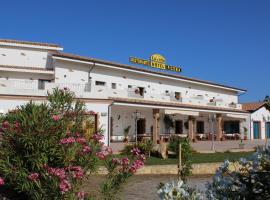 La Perla Hotel, hotel v destinaci SantʼAnna Arresi