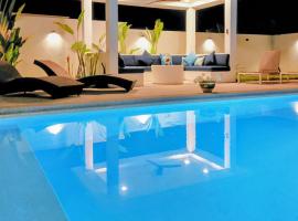 Modern 3 bedroom private pool villa near Fishermans Village, hotell i Amphoe Koh Samui