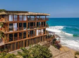Jaguar Beachfront Ecohotel & Spa