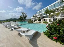 Luxury Coastal Retreat with Jacuzzi 8 min to Beach