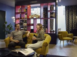 Aparthotel Adagio Annecy Centre, hotel u gradu Ansi