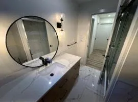 Vancouver Downtown Living Room Stay- Open Room, Near BC Place, Free Parking