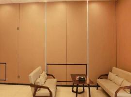 PAI Hotel Huayin Huashan Mountain Scenic Spot Ancient Street, hotel v destinaci Huayin