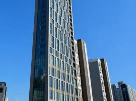 Western Palace Hotel