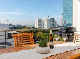 Self-Check-In, Restaurants, Cafe's, Pubs, Work or Vacay