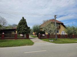 Estike Apartmanok、ティサフュレドのホテル
