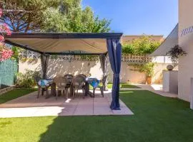 Confortable pavillon avec jardin à 900m de la plage
