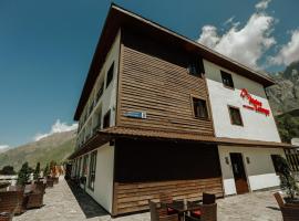 Alpine Lounge Boutique Hotel, hotel u gradu Kazbegi