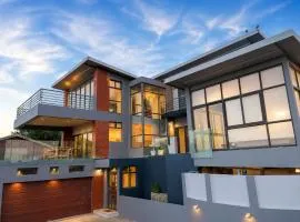 Villa on Regent
