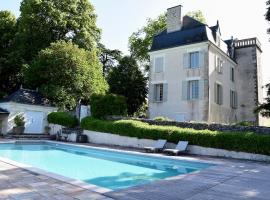 Château de Chavigny, hotel in Chambourg-sur-Indre