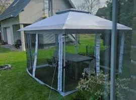 Ferienwohnung Gartenhaus mit Garage