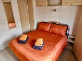 Cabin Sleeps 4 with Parking