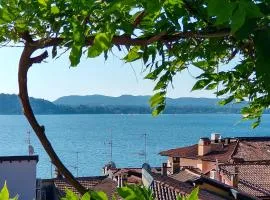 Al 19 - Village House Among Alleys and Lake View