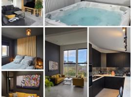 Nærbø에 위치한 호텔 Moderne rekkehus med jacuzzi og gratis p-plass