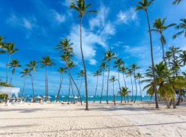 TROPICAL RETREAT SUITES at PLAYA LOS CORALES, hotel di Punta Cana