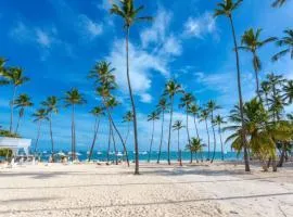TROPICAL RETREAT SUITES at PLAYA LOS CORALES