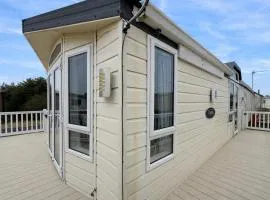 Lovely Caravan With Decking At Steeple Bay Holiday Park In Essex Ref 36073B