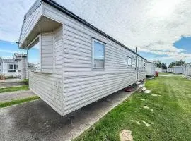 6 Berth Caravan At Steeple Bay Holiday Park In Essex Ref 36092F
