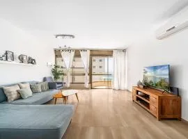 Miklat Family Apt Balcony & Sea View By Feelhome