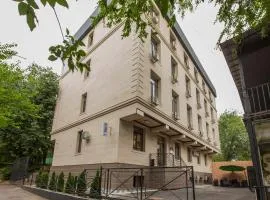 TAU 28 Hotel