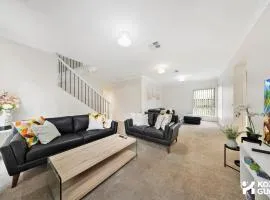 KozyGuru | Kellyville Ridge | 4 Bedroom House
