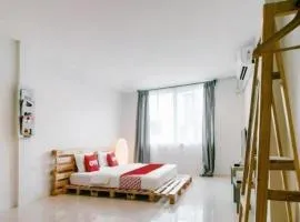 OYO 421 Guyasuka Hostel & Cafe