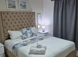 Apartamento con piscina cerca aeropuerto y playa