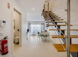 2 Quartos em Alvor com Piscina, 2 churrasqueiras e garagem