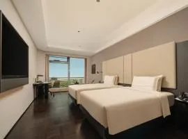 Atour Hotel Guangzhou South Railway Station East Plaza