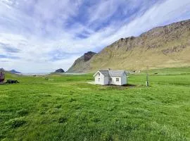 The Haukland House, Between Peaks & Sea