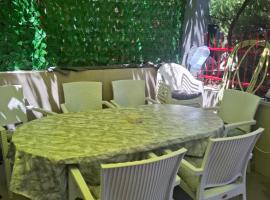 Radovići,Luštice: Radovići şehrinde bir otel