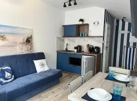 Blue Apartment B Dębina - prywatny taras na dachu , 400 m od morza,