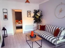 Mandarin Court Boutique City Centre Apartment