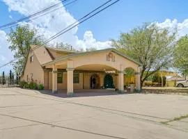 3 Mi to El Paso Mission Trail! Group-Ready Escape