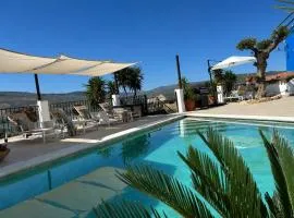 Casa de Ladera - Private Villa with Lake Views, Pool & Jacuzzi