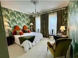 Large Penthouse Apartment at Townhouse Doneraile