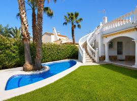 Villa Renoir by Goveralia, hotelli kohteessa Oliva