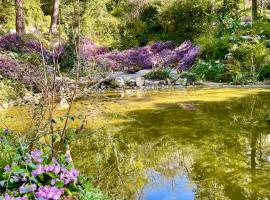 L'Autre Paradis-Piscines naturelles-Jardin enchanté-Sauna, hotel u gradu 'Poligny'
