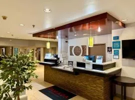 Ramada by Wyndham Glendale Heights/Lombard