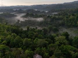 Corcovado Private Houses-Villas-Tents-Nature-Relaxing, hotel a Puerto Jiménez