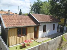 Petite maison climatisée, jardin privé, tramway