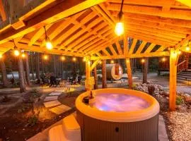 The West Glacier Cabin- Hot Tub, Firepit, Sauna