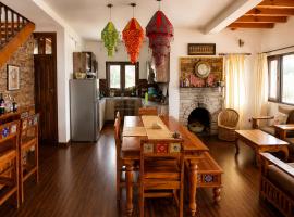 Panorama by Meraki - Entire villa with Himalayan View, hotell i Rānīkhet
