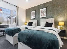 Elegant 4 Bed Home with Parking & Garden Near City Centre