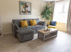 Derry City Central Apartment with Free parking