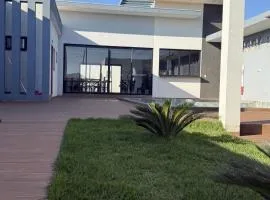 Casa y Quincho con Piscina Saltos Luxury